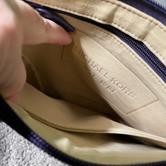 Michael Kors laptop/iPad Crossbody - Picture 3 of 3